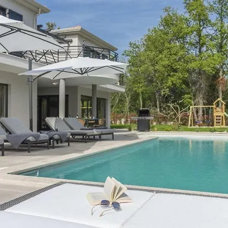 Vinomore Comfortable Villa *